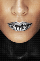 BEAUTY SILVER CLOSE-UP